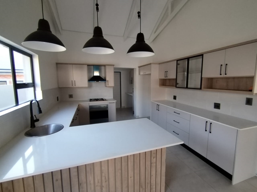To Let 3 Bedroom Property for Rent in Melodie North West
